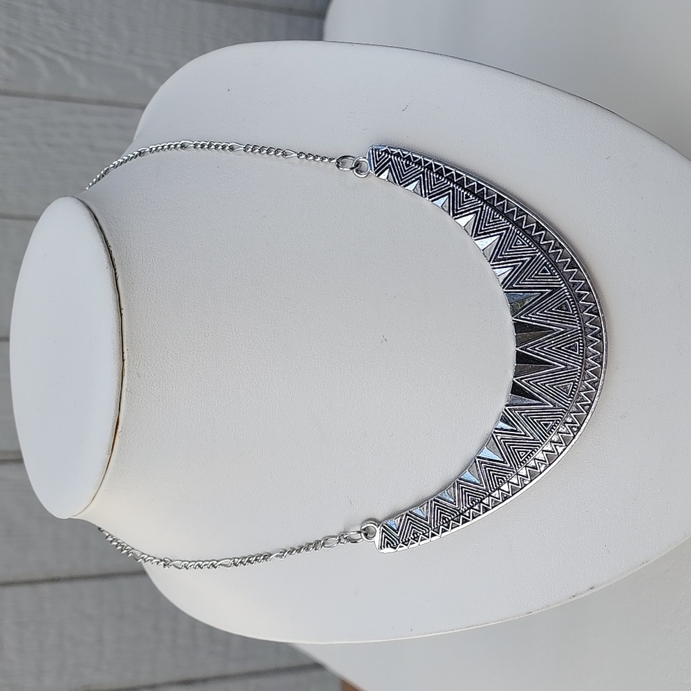 #76 Silver Statement Necklace‎ 16" to 19"